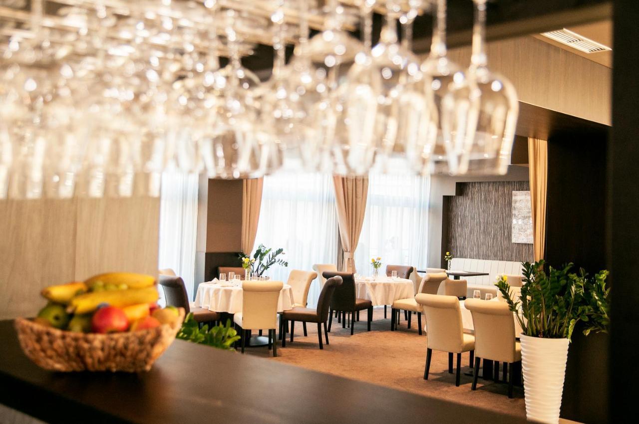 Azul Hotel & Restaurant Partizánske Zewnętrze zdjęcie